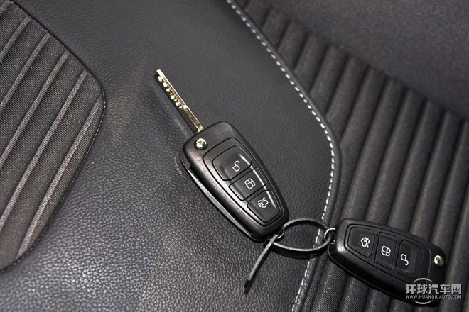 2015款 三廂 1.6L 自動風尚型