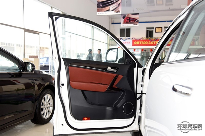 2015款 2.0T 自動(dòng)尊貴型