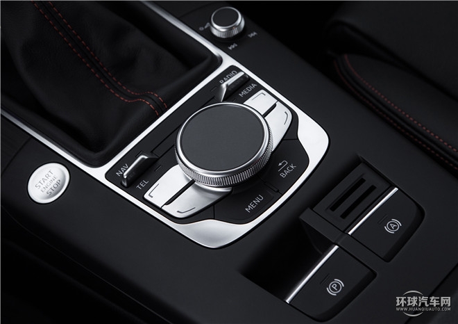 2015款 Limousine 45 TFSI S line 豪華型