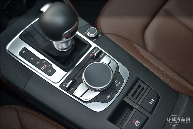 2015款 Limousine 40 TFSI 自動舒適型