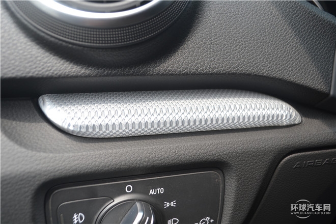 2015款 Limousine 40 TFSI 自動(dòng)豪華型