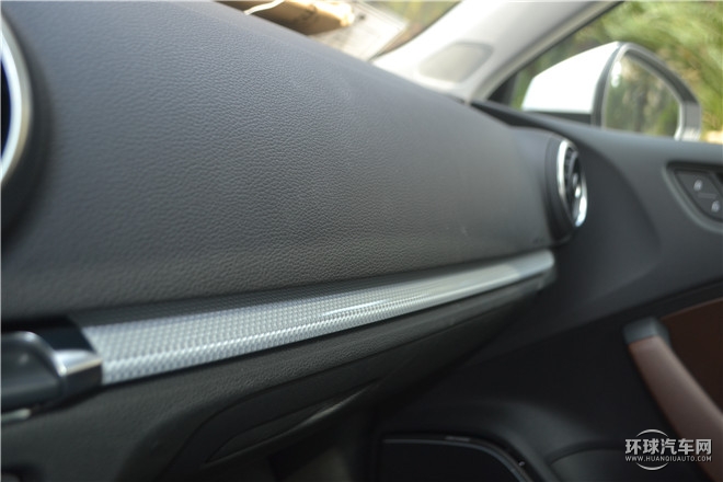 2015款 Limousine 40 TFSI 自動(dòng)豪華型