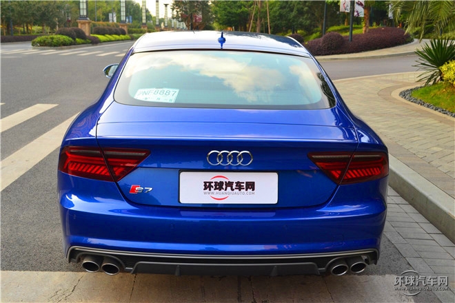 2016款 4.0 TFSI quattro