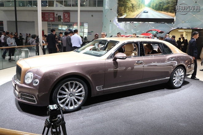 2015款 6.8T 極致版